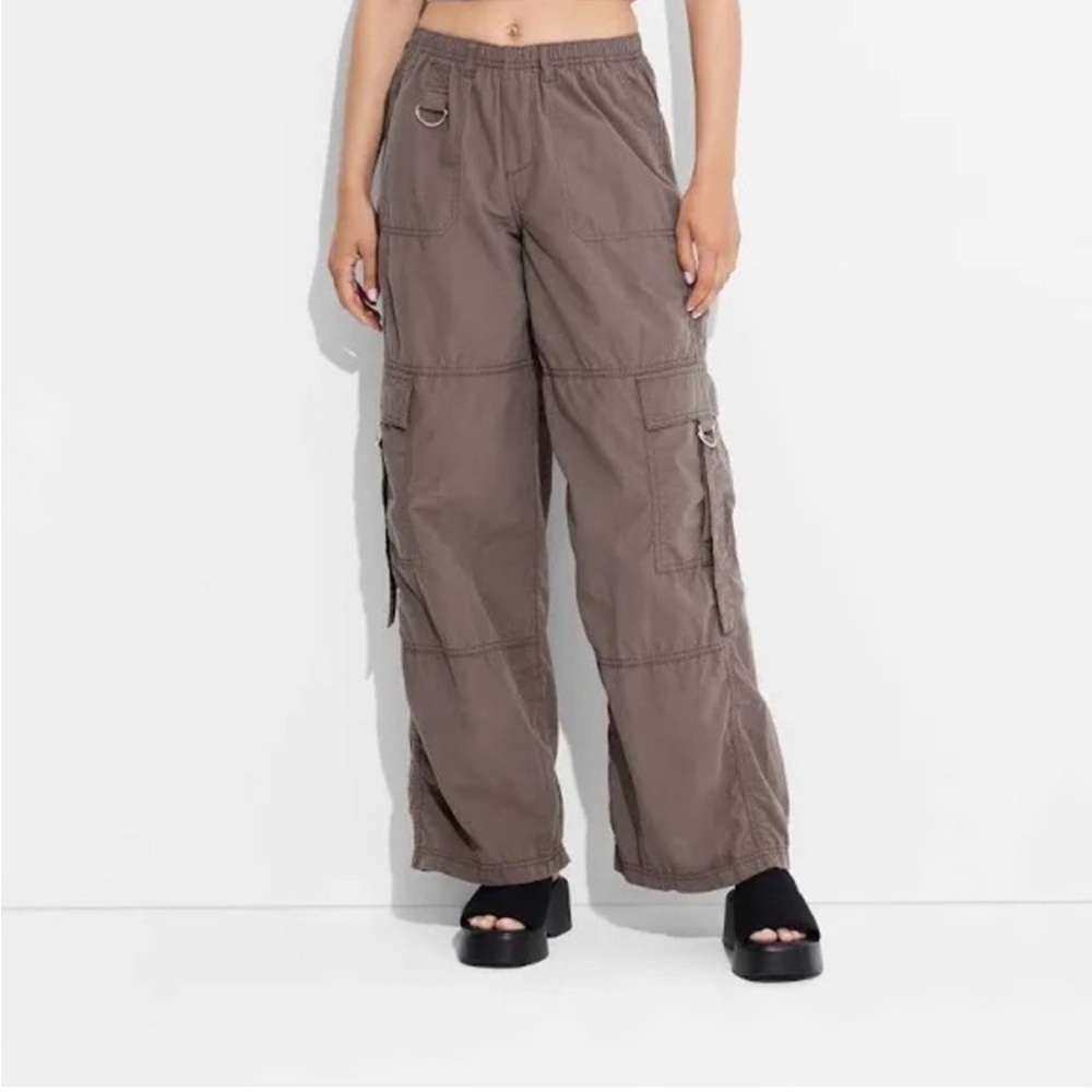 NWT! Women’s Mid-Rise Wide Leg Cargo Pants XXL